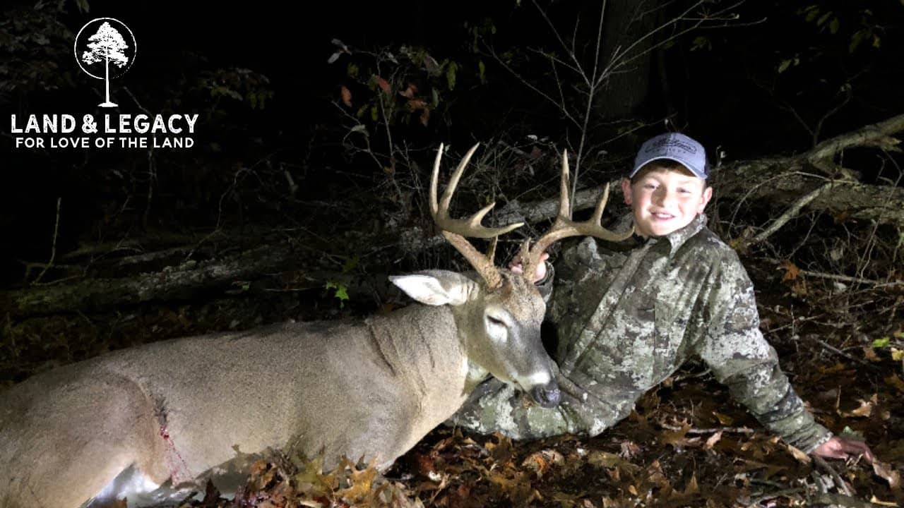 Read more about the article Bowhunting on Halloween – Food Plot, Acorns, and Pre-rut Action!
