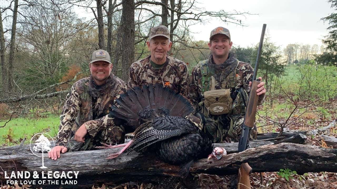 Read more about the article Double Bearded, 25 Pound Tom with Hooks! Spring Turkey Hunting!